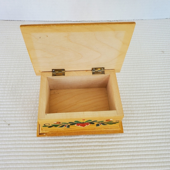 Chodovia Domazlice Czech Hand Painted Folk Wooden Trinket Box Jewelry Hinged Lid - Picture 7 of 7